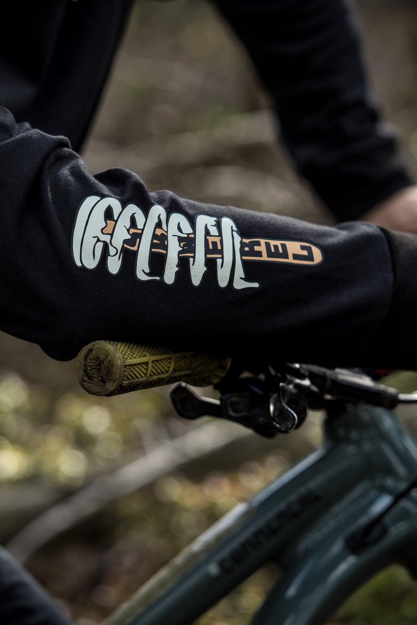 Skwerel® atmungsaktives heavy duty MTB Trailsleeve „Popsicle Coil“ im oversized Fit