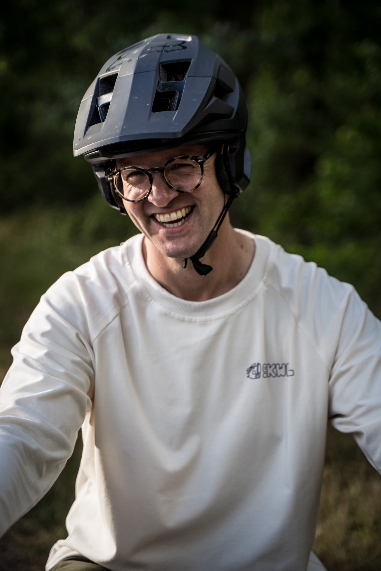 Skwerel® breathable heavy duty MTB trail sleeve “Popsicle Coil” in an oversized fit