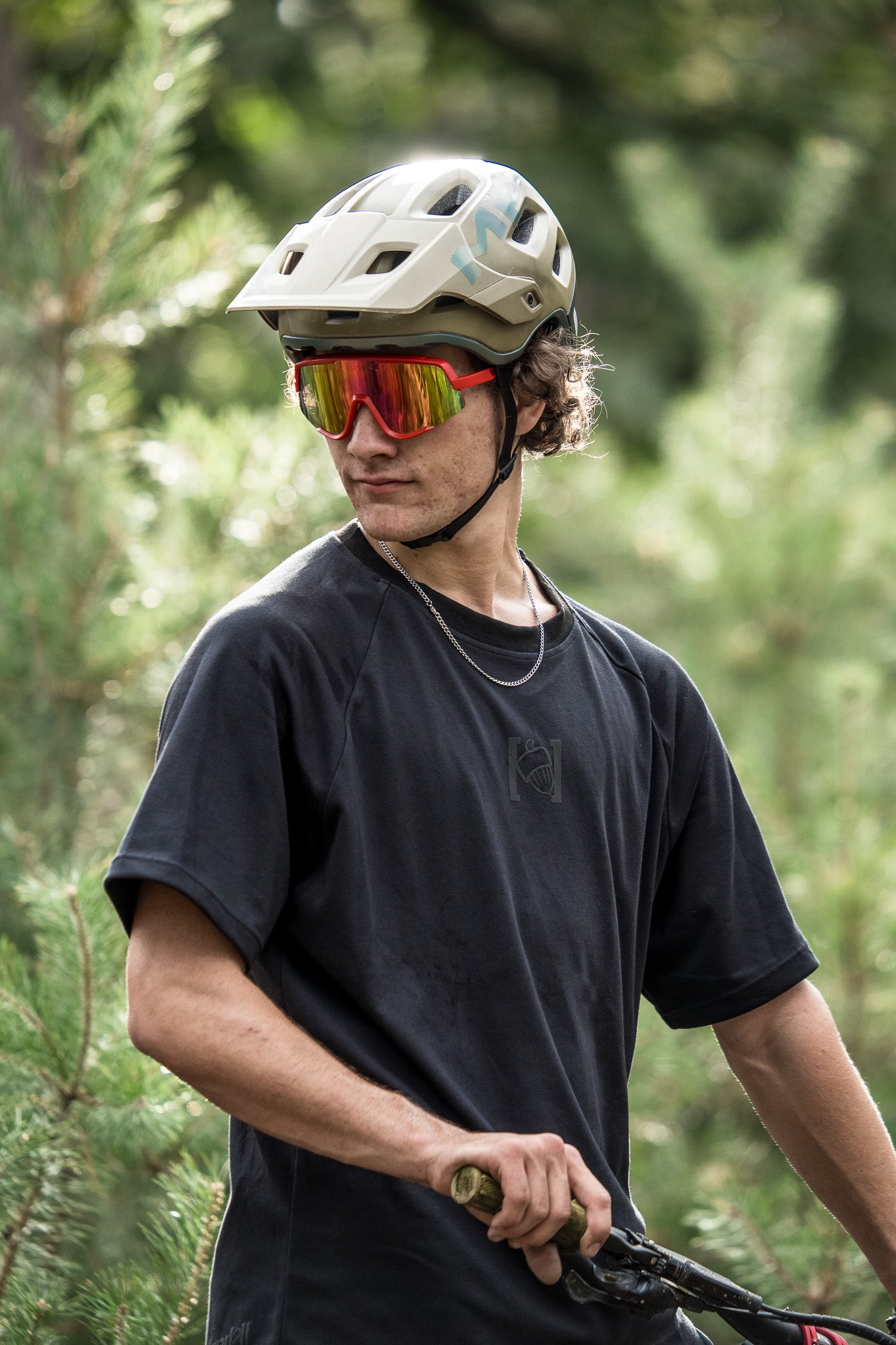 funktionsshirt mountainbike Skwerel® atmungsaktives heavy duty MTB Trailshirt „Monochrome“ im over