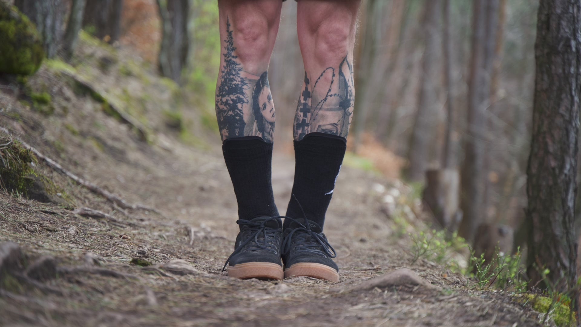 Sender MTB Socks with Shin Protector