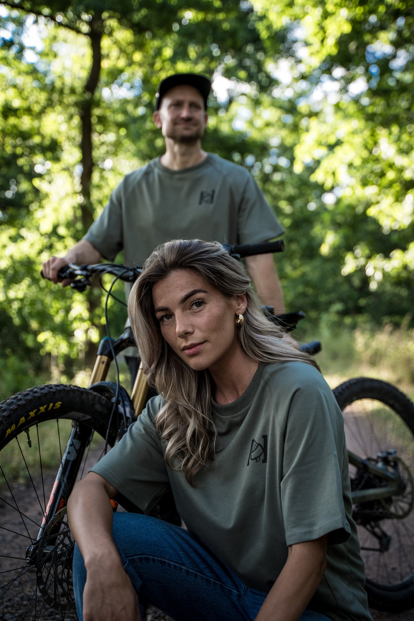 Skwerel® breathable heavy duty MTB trail sleeve “Popsicle Coil” in an oversized fit