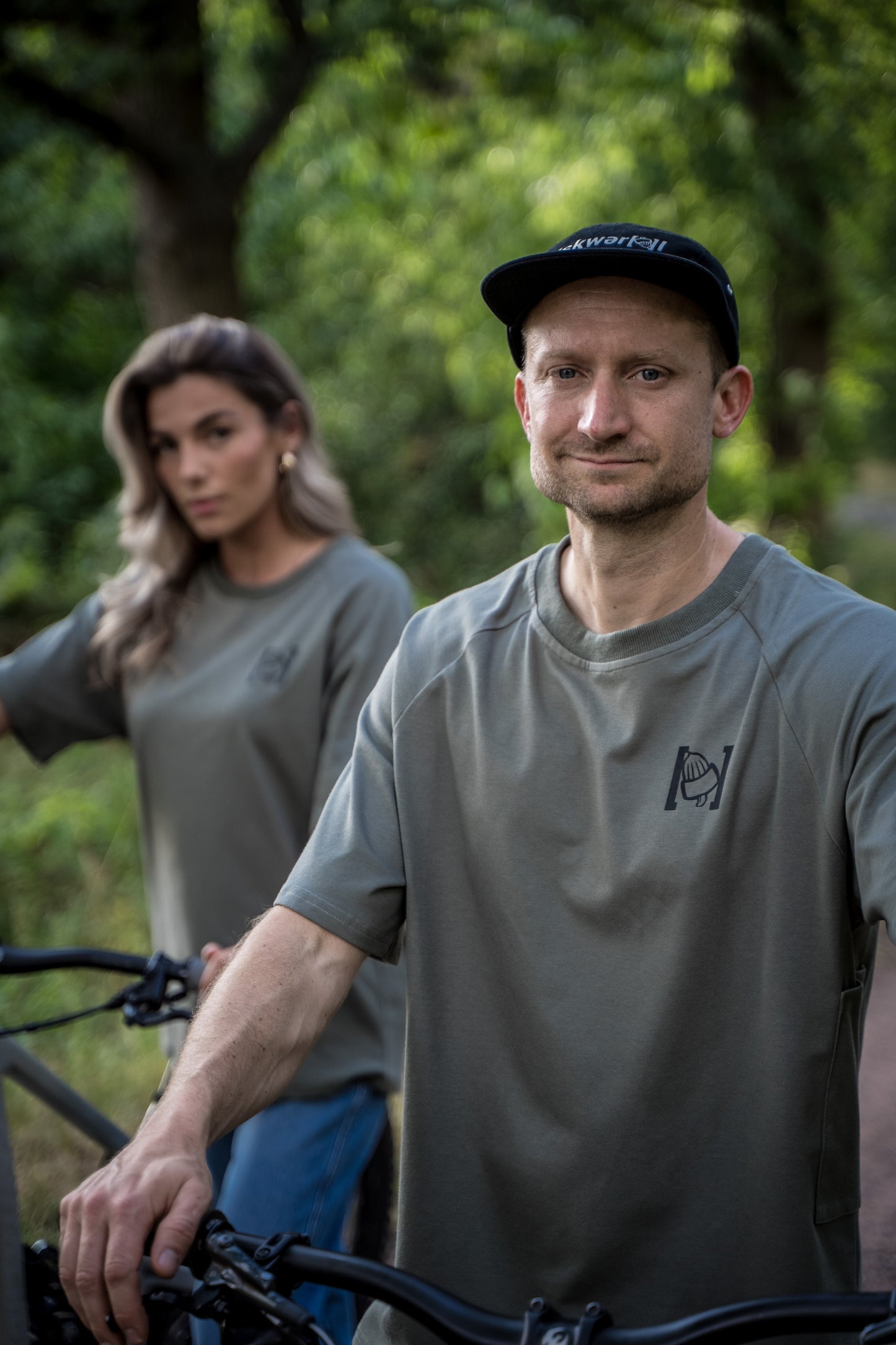 Skwerel® breathable heavy duty MTB trail sleeve “Popsicle Coil” in an oversized fit